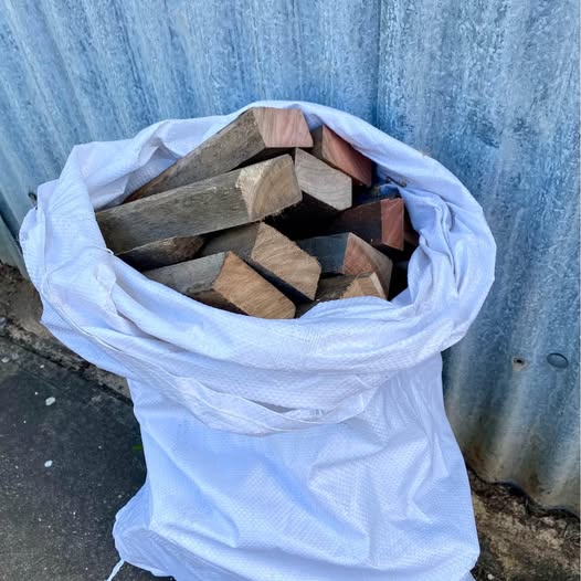 20 KG SMALL SPLIT IRONBARK AND SPOTTED GUM
